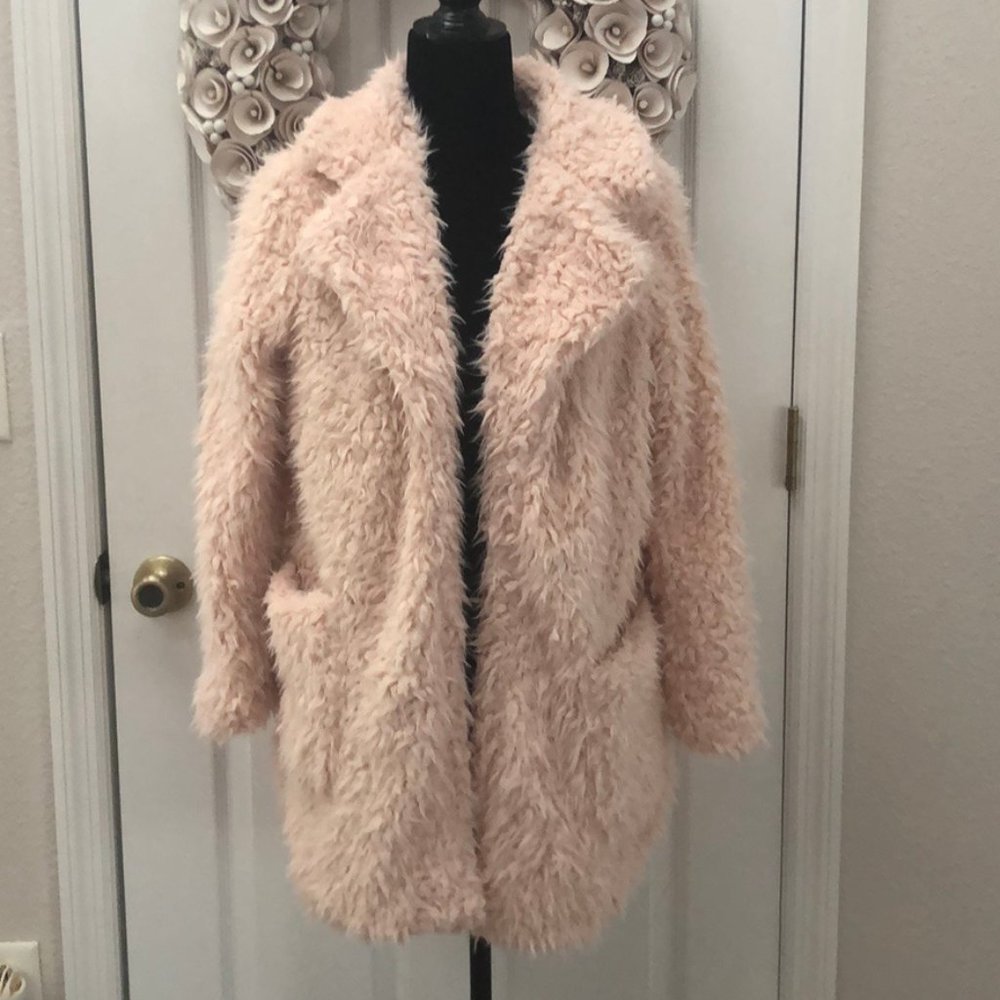LAST ONE❣️ Open front blush faux fur teddy coat - Picture 4 of 9